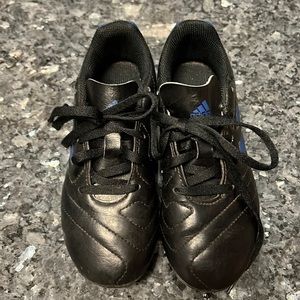 Boys soccer cleats size 1.